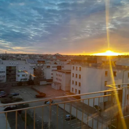 Penthouse Rooftop With Huge Sky Terrace *