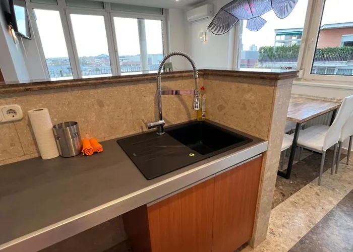 Apartamento Penthouse Rooftop With Huge Sky Terrace Budapest